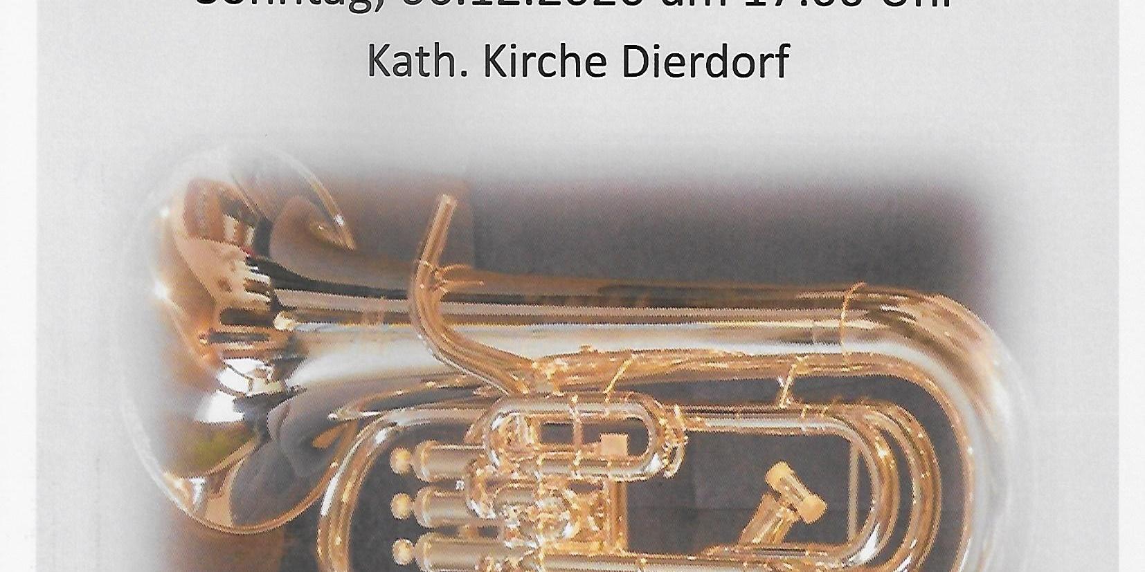Traditionelles Adventssingen begleitet von einem Blasorchester