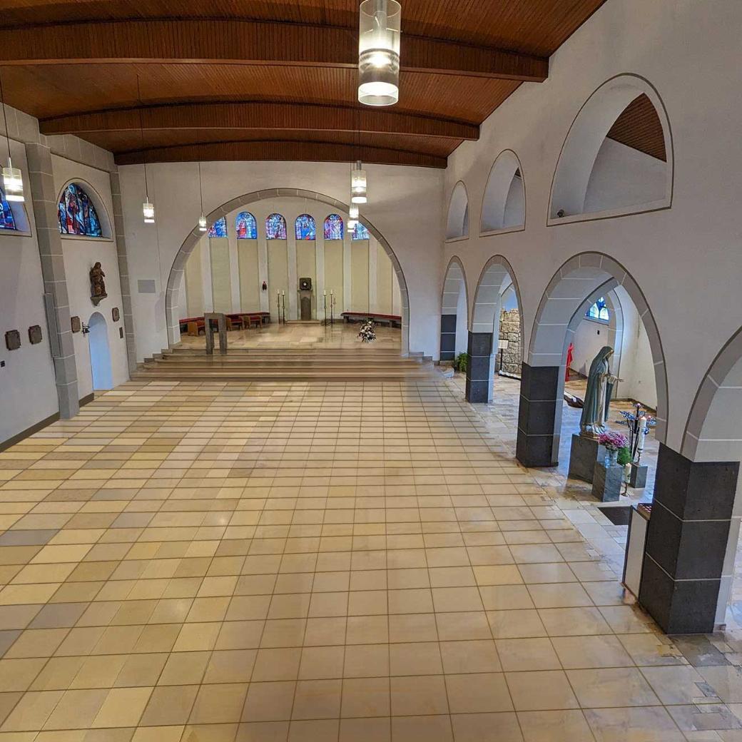 St. Clemens als leere Kirche