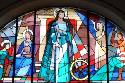 Kirchenfenster mit dem Titel Mäßigung